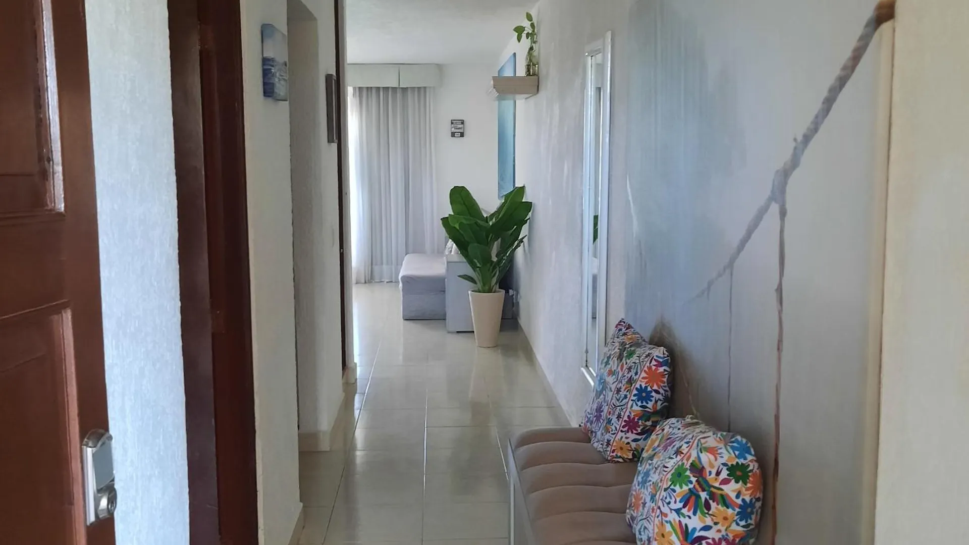 Cancun Condo & Resort 0*,